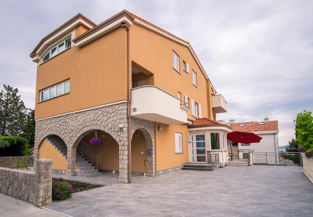 Apartments Vall Krk Town Exterior photo
