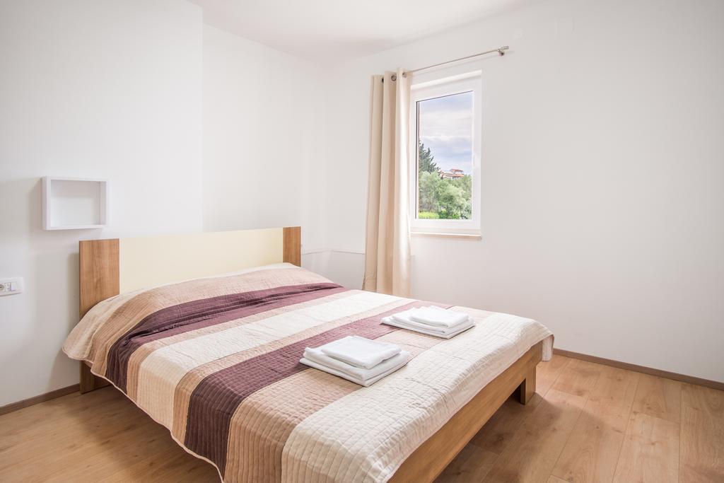 Apartments Vall Krk Town Exterior photo