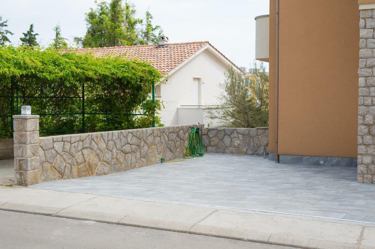 Apartments Vall Krk Town Exterior photo