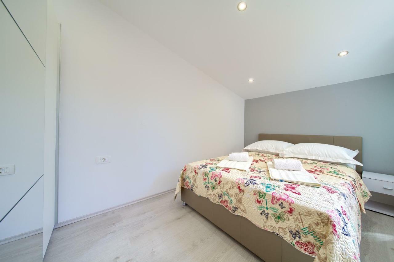 Apartments Vall Krk Town Exterior photo